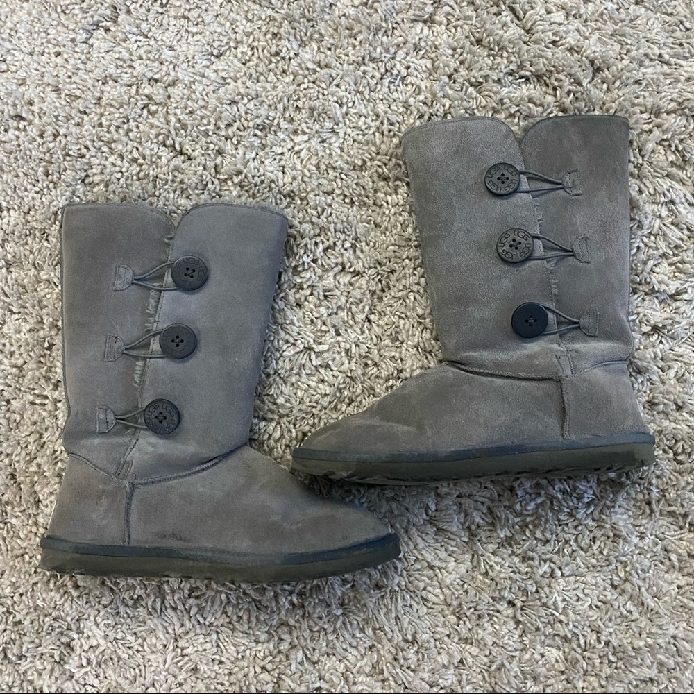 Grey ugg boots